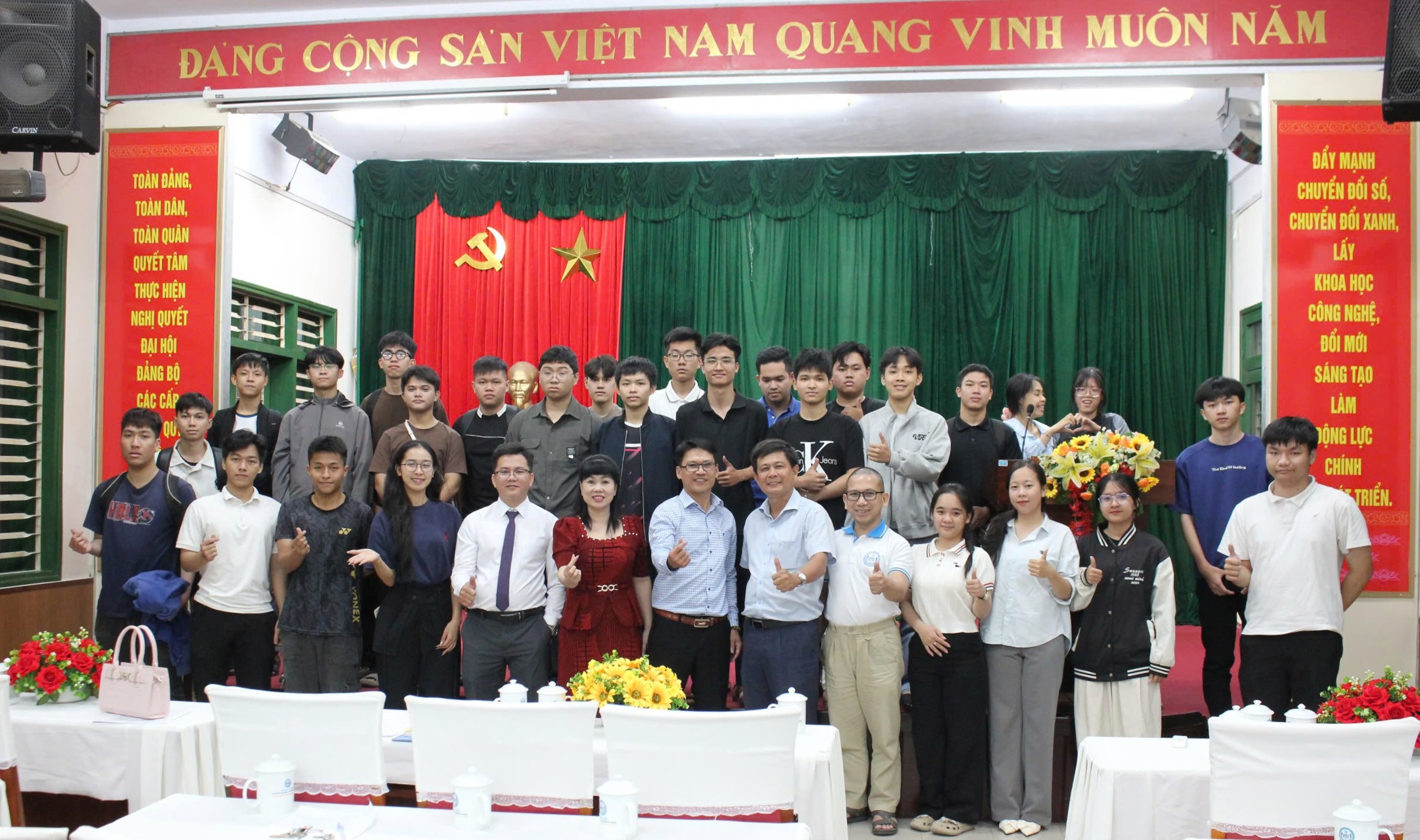 Trường Đại học Sư phạm Kỹ thuật - Đại học Đà Nẵng đồng hành cùng sinh viên trên hành trình chinh phục chứng chỉ tiếng Anh VEPT